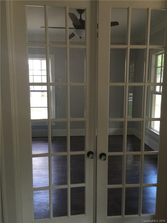 155 Canterbury Rd N, Charlotte, NC 28211