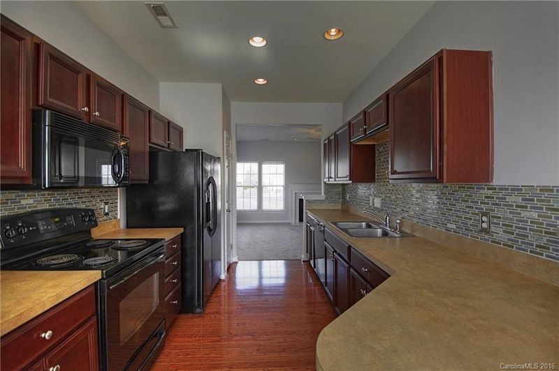 4671 Forestridge Commons Dr #180, Charlotte, NC 28269