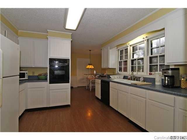 7201 Timber Ridge Dr, Mint Hill, NC 28227