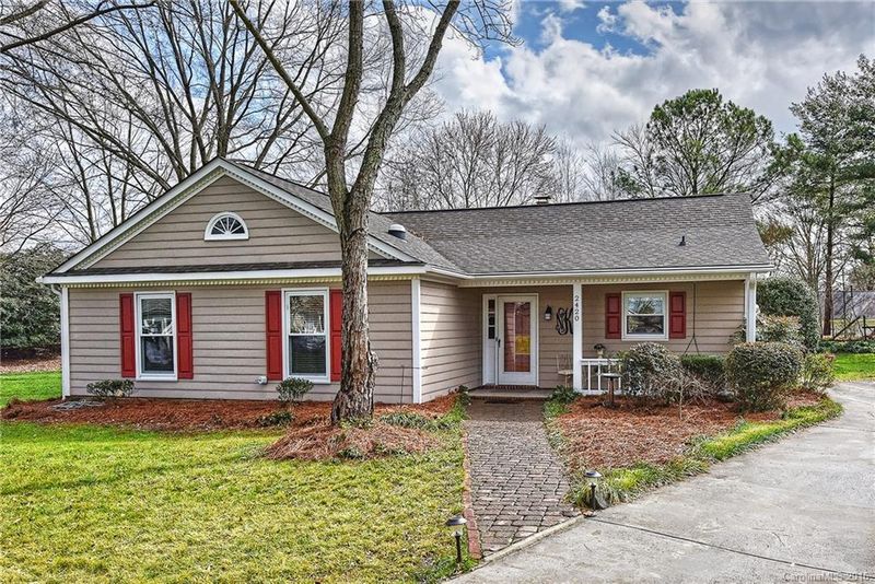 2420 Emstead Ct, Charlotte, NC 28210