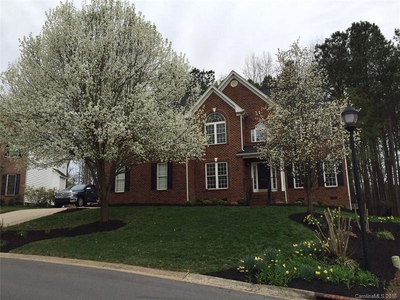 2741 Olympus Dr, Charlotte, NC 28214