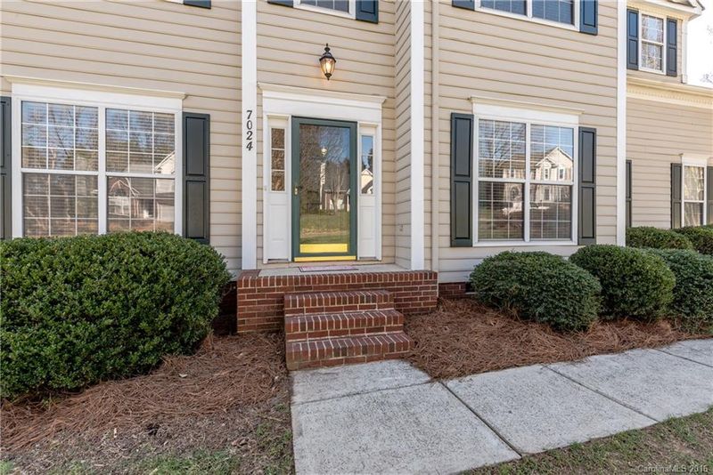7024 Neuhoff Ln, Charlotte, NC 28269