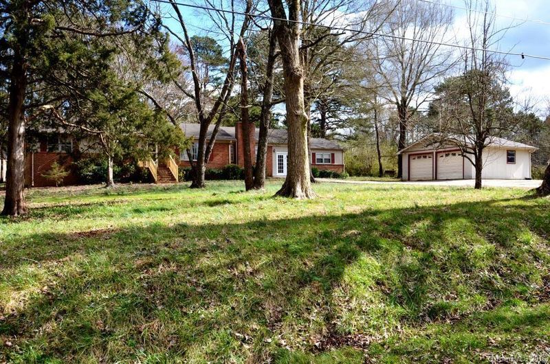 610 Red Cedar Ln, Wesley Chapel, NC 28110