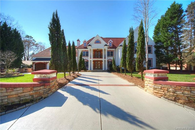 5621 Glen Forest Dr, Charlotte, NC 28226