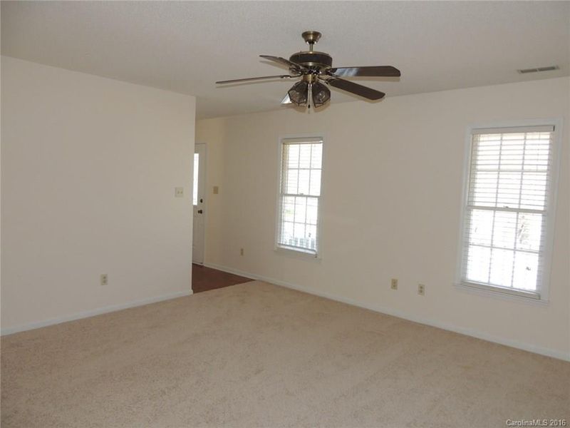 2529 Pimpernel Rd, Charlotte, NC 28213