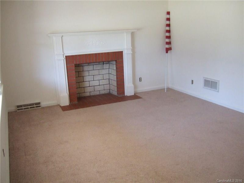 408 N Mountain St, Cherryville, NC 28021