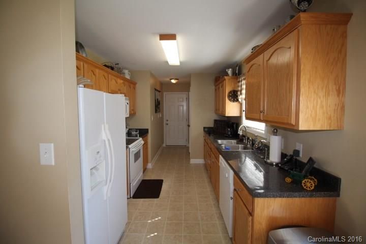2080 Brantley Creek Dr, Kannapolis, NC 28083