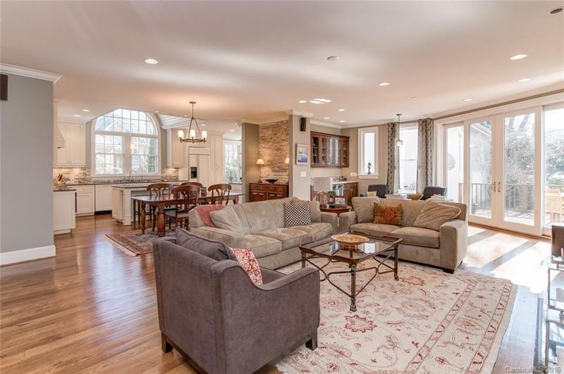 2410 Calais Pl, Charlotte, NC 28211
