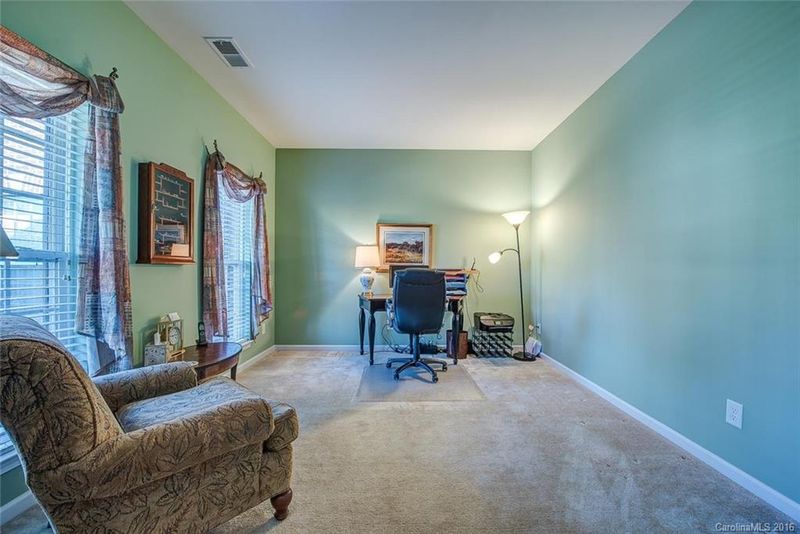 3215 Bur Oak Dr, Gastonia, NC 28056