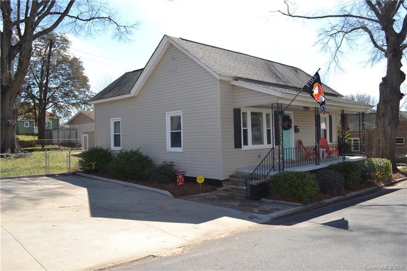 102 6th St, Cramerton, NC 28032