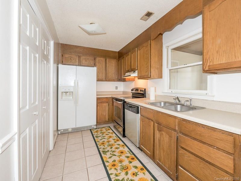 5000 Harri Ann Dr, Charlotte, NC 28227
