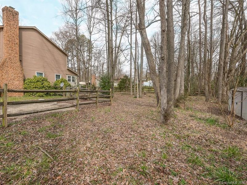 5000 Harri Ann Dr, Charlotte, NC 28227