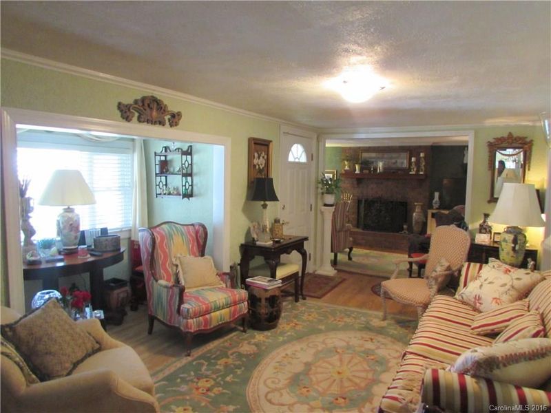 2804 Kingsburry Rd, Clover, SC 29710