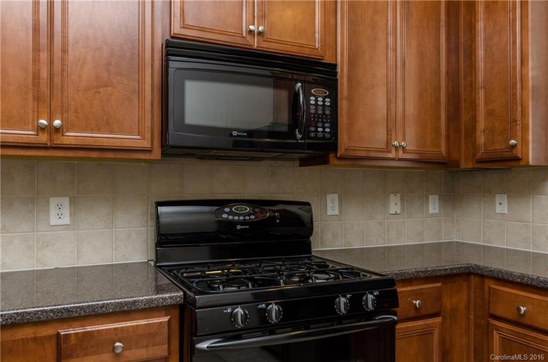 8921 Rosalyn Glen Rd #104, Cornelius, NC 28031