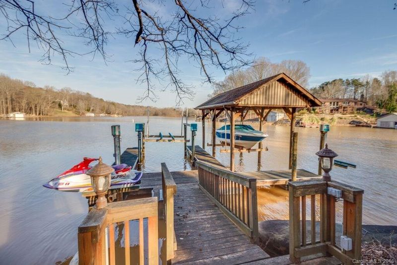 7215 Buckland Rd, Charlotte, NC 28278