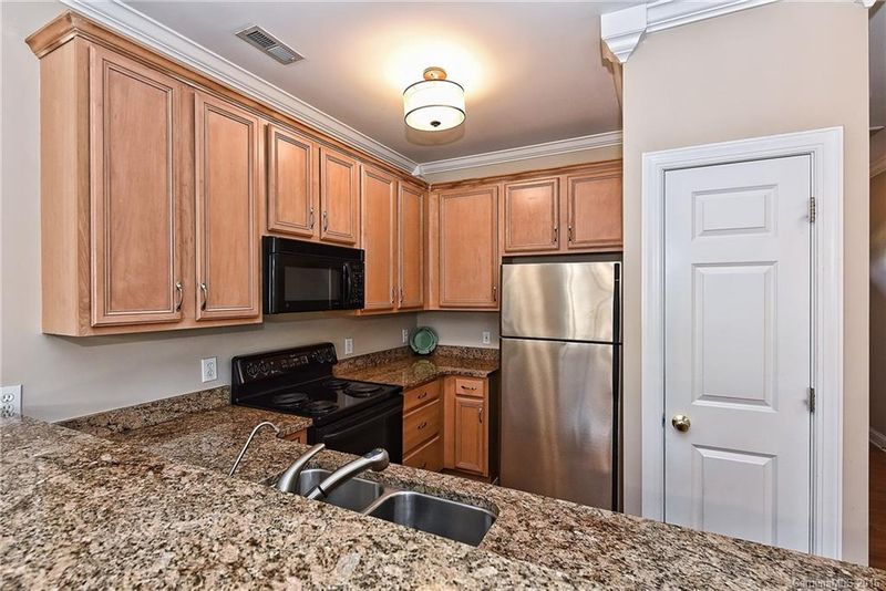 4726 Hunter Crest Ln #4726, Charlotte, NC 28209
