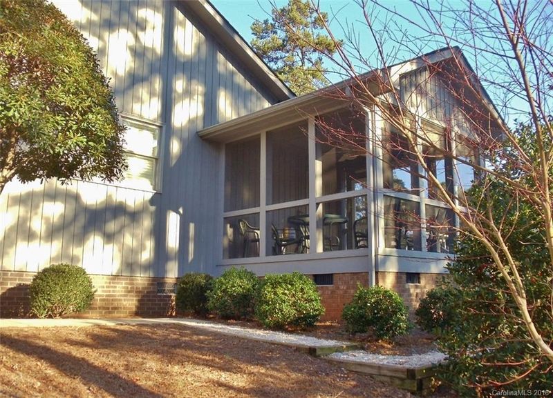 6 Old Fox Trl, Lake Wylie, SC 29710
