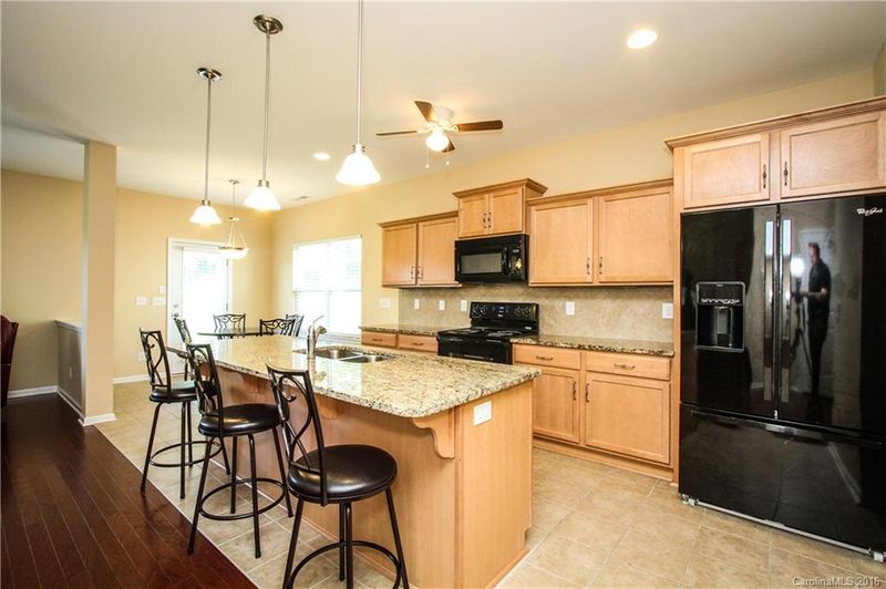 129 Isabella Ct, Mount Holly, NC 28120