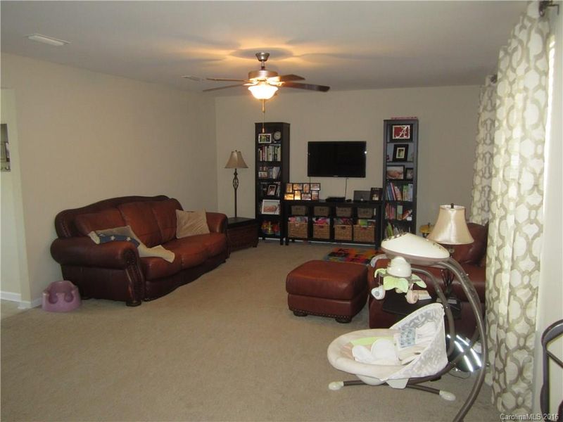 1534 Glenbar Ct, Clover, SC 29710