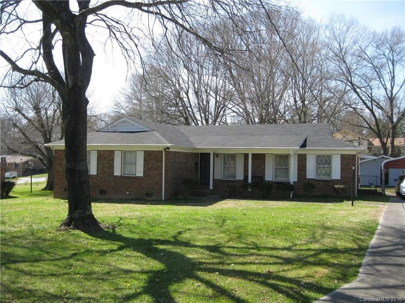 1825 Berkshire Dr, Gastonia, NC 28052