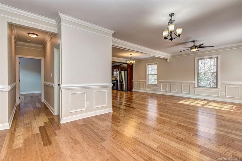 411 Ranier Ave, Charlotte, NC 28204