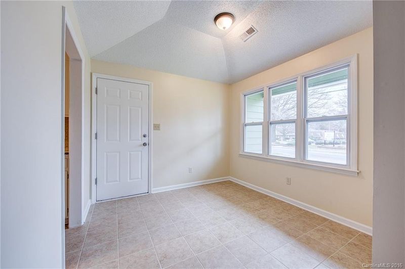 330 S Hawthorne St, Mount Holly, NC 28120