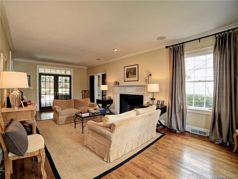 2024 Radcliffe Ave, Charlotte, NC 28207