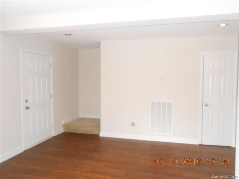 2018 Lasalle St #9, Charlotte, NC 28216