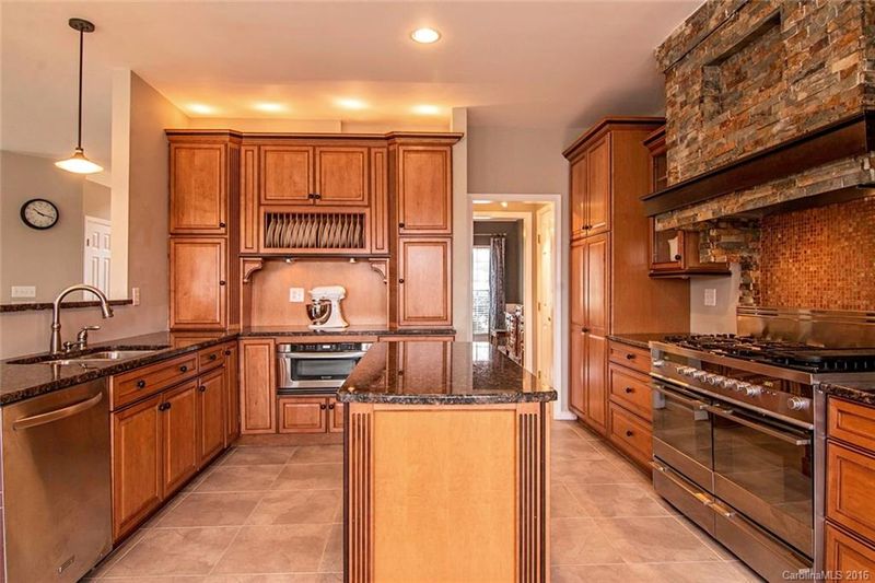 3006 Linstead Dr, Indian Trail, NC 28079