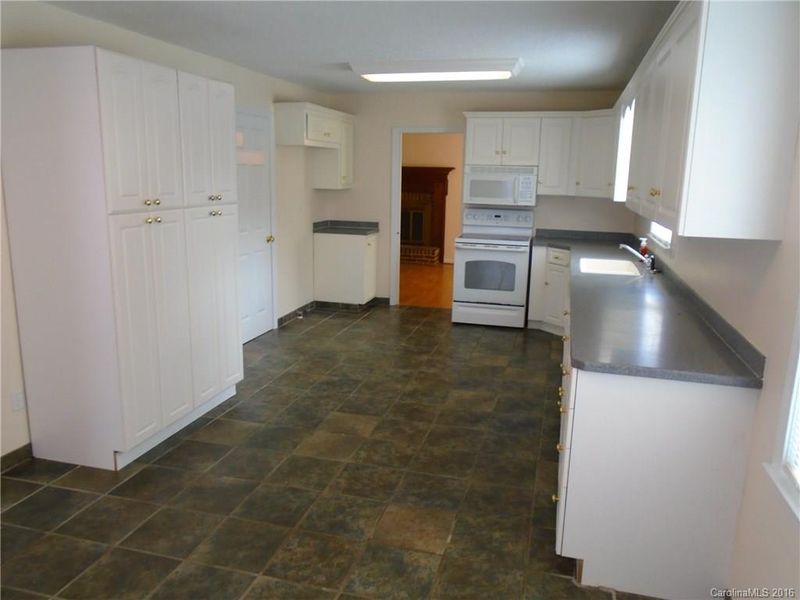 122 Hillcrest Ave, Clover, SC 29710