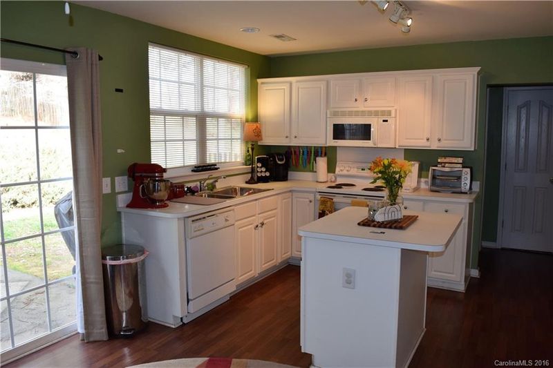 18110 Bluff Inlet Rd, Cornelius, NC 28031