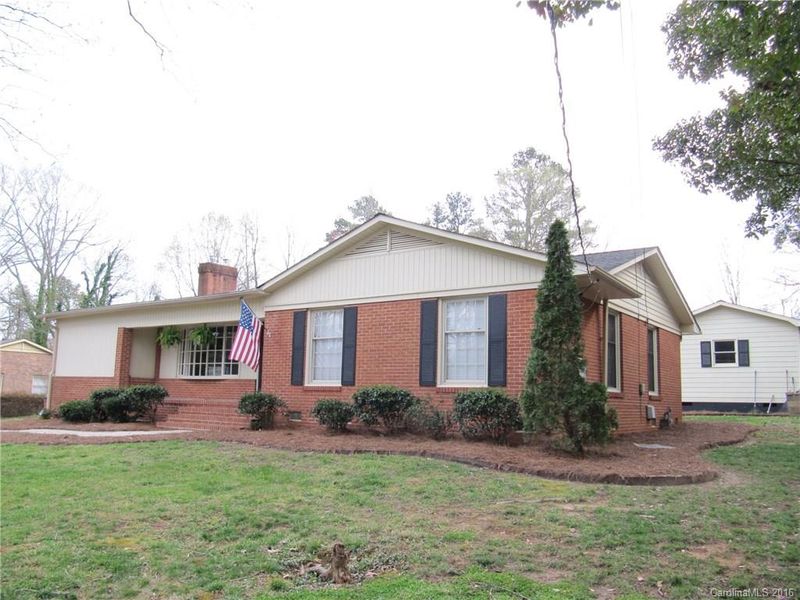 118 General Pemberton St, Stanley, NC 28164