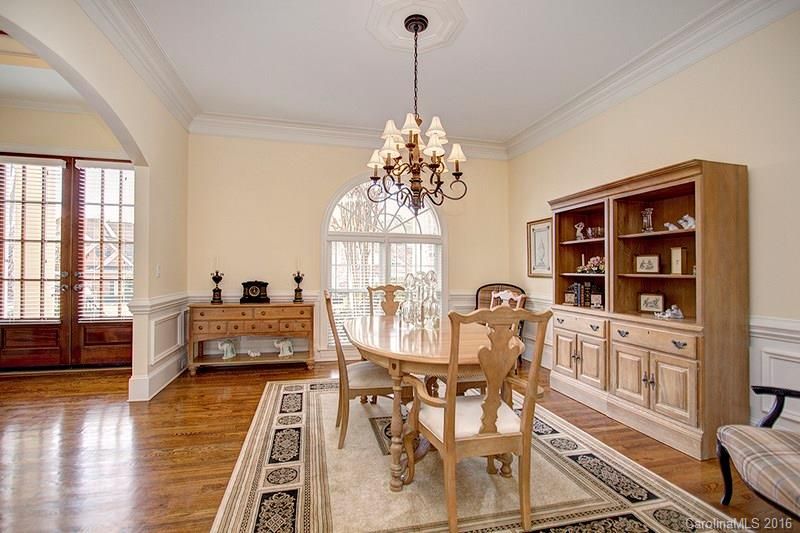 2211 Highland Forest Dr, Waxhaw, NC 28173