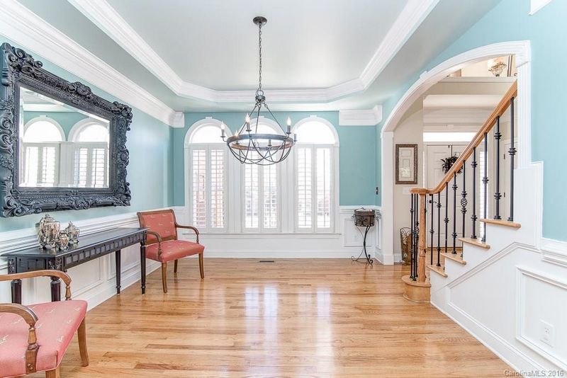 10006 Hazelview Dr, Charlotte, NC 28277