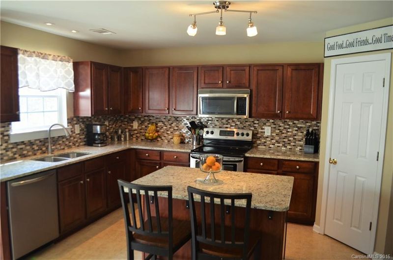 140 Elba Dr #21, Mooresville, NC 28115