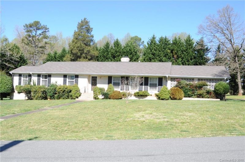 4201 Hyde Park Dr, Charlotte, NC 28216