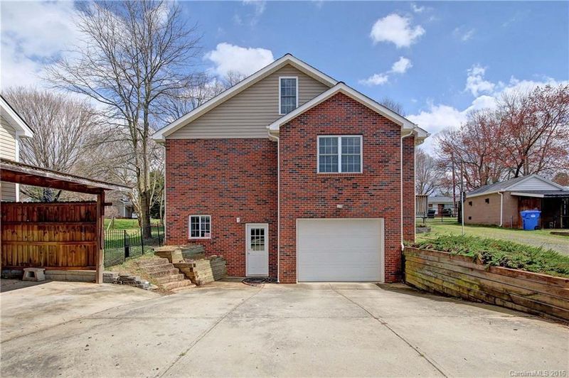 214 Brown St, Troutman, NC 28166