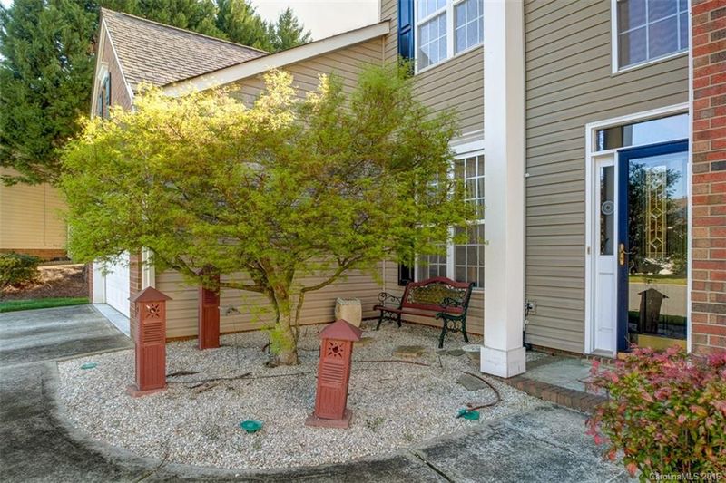 11124 Red Spruce Dr, Charlotte, NC 28215