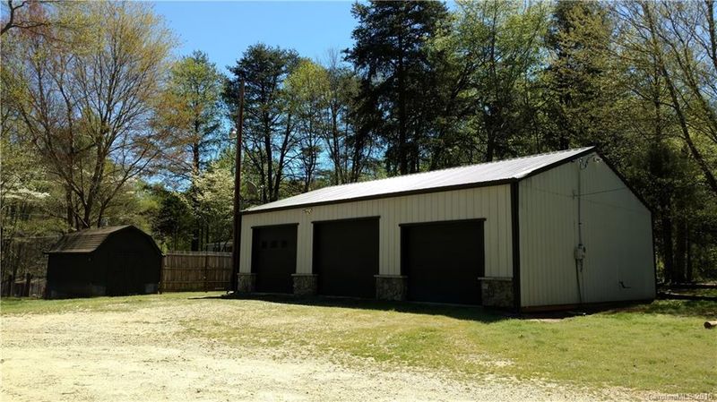 7225 Right Angle St, Sherrills Ford, NC 28673