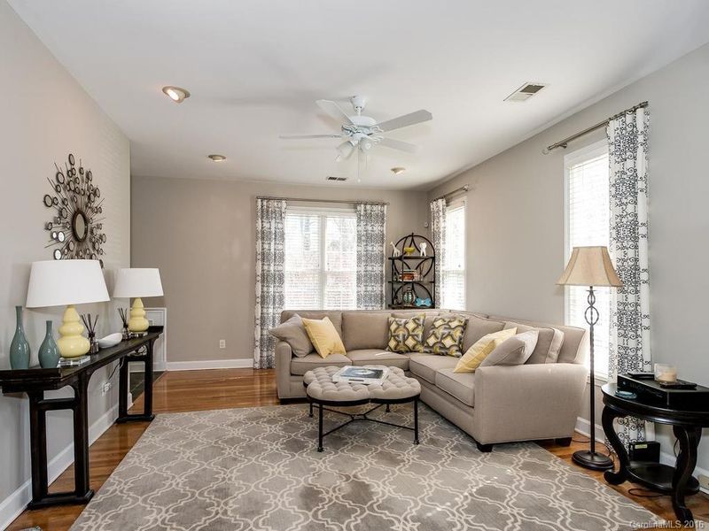 2029 Sablewood Dr, Charlotte, NC 28205