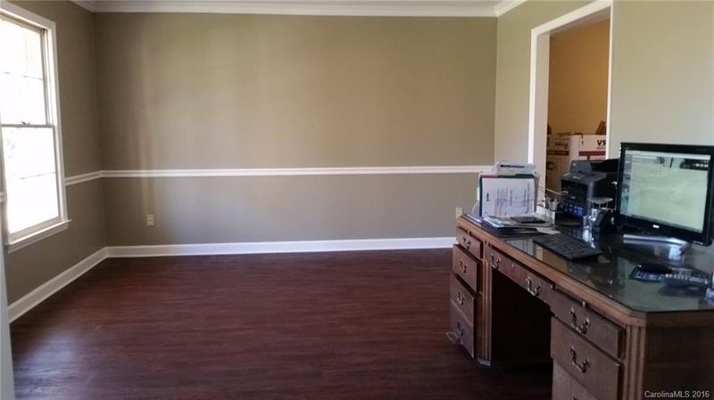 9828 Chestnut Hills Rd, Harrisburg, NC 28075