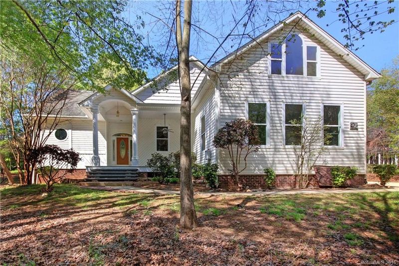 8715 Hagers Ferry Rd, Denver, NC 28037