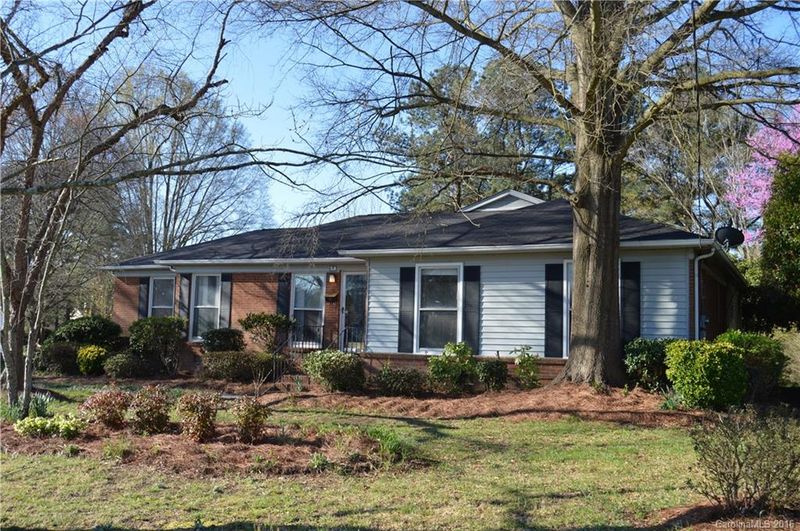 831 Lynhaven Dr, Gastonia, NC 28052