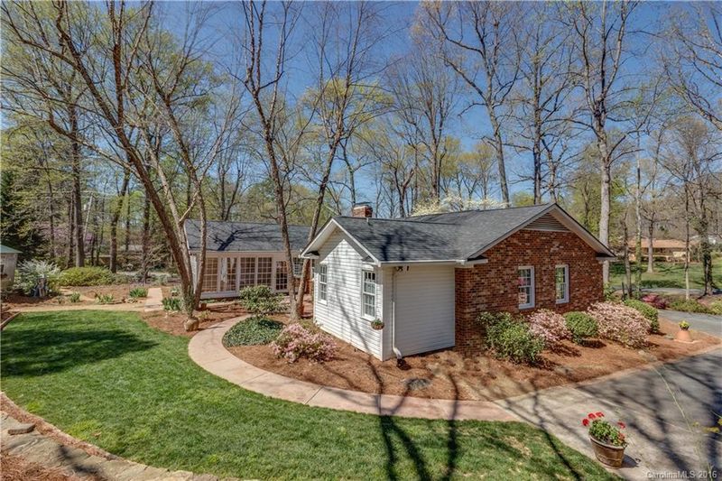 4800 Spring Ln, Charlotte, NC 28213
