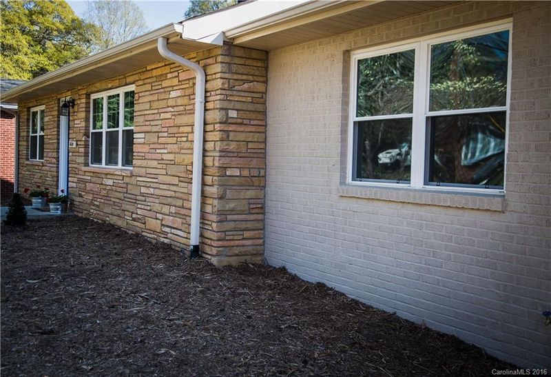 2614 Arnold Dr, Charlotte, NC 28205