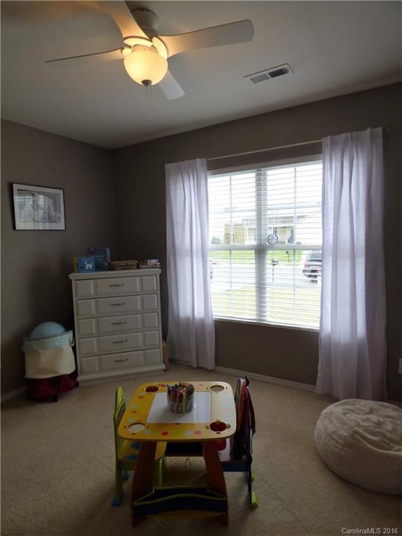 9314 Ames Hollow Rd, Charlotte, NC 28216