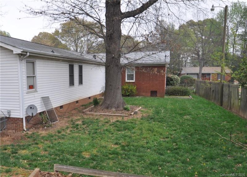 4814 Ridgeley Dr, Charlotte, NC 28208