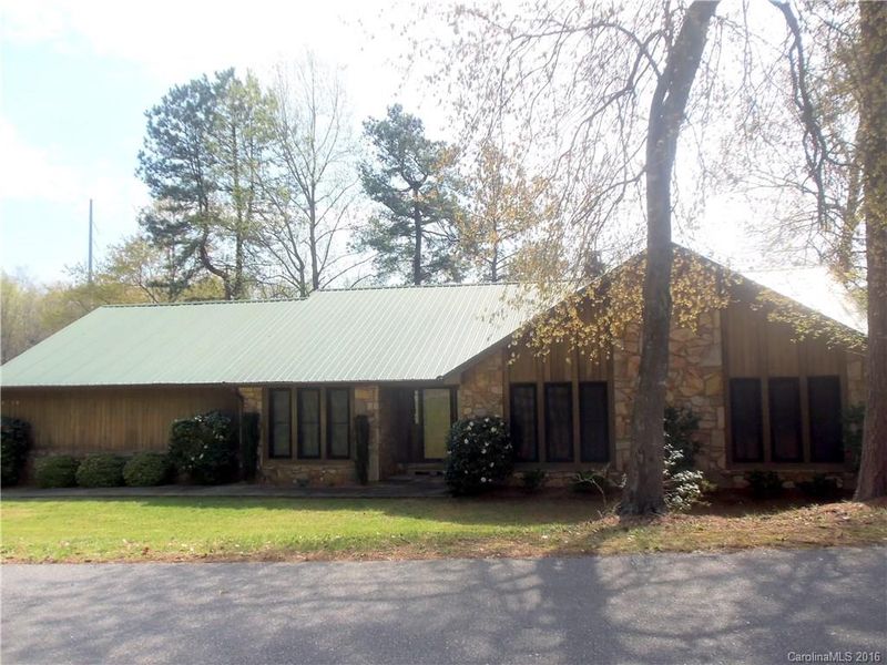 3654 Glenn Oaks Dr, Maiden, NC 28650