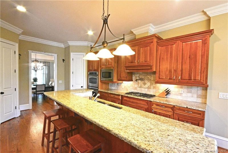 7137 Signer Rd, Charlotte, NC 28278