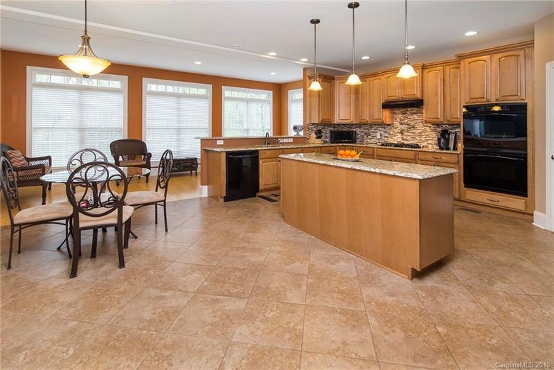 109 Old Mine Rd, Mount Holly, NC 28120